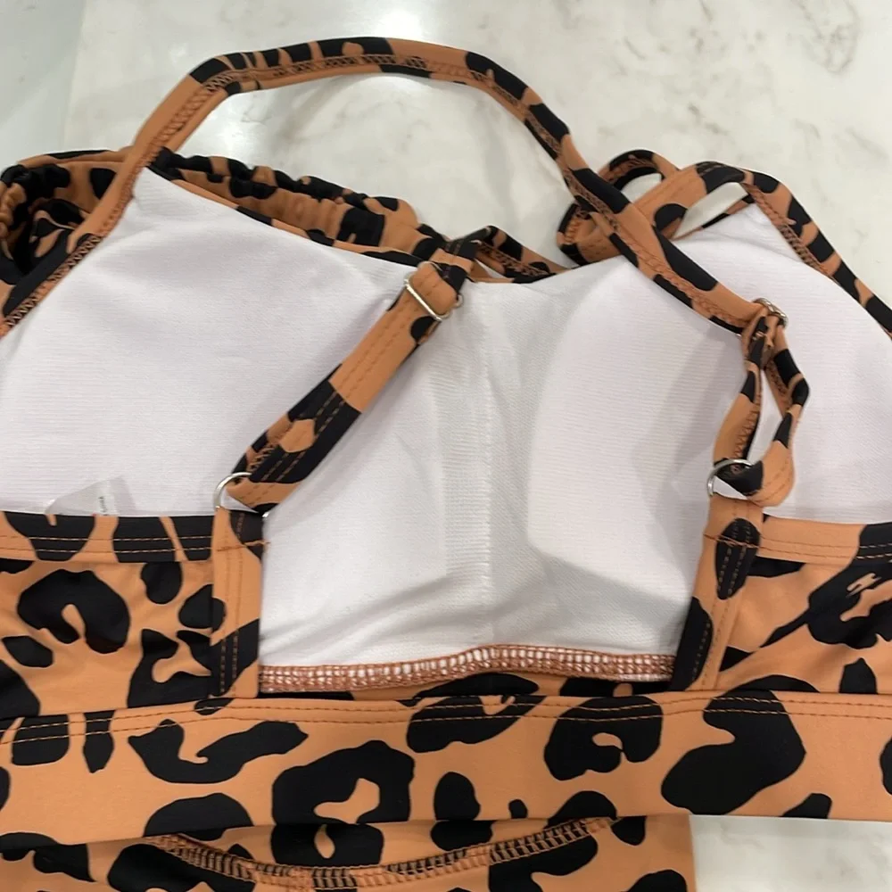 Cheetah Print Workout Set - Picture 8 of 9